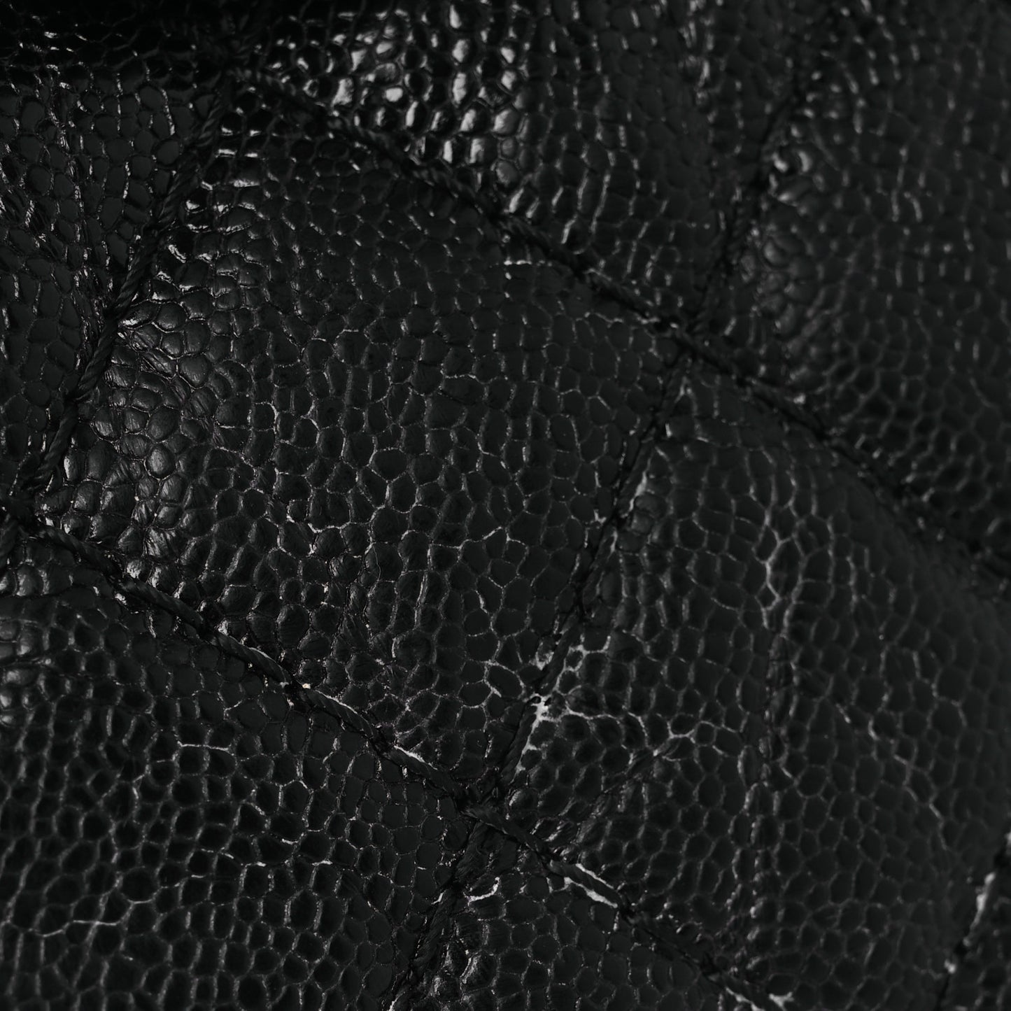 Crumpled Grained Calfskin Quilted Coco Pleats Clutch Black