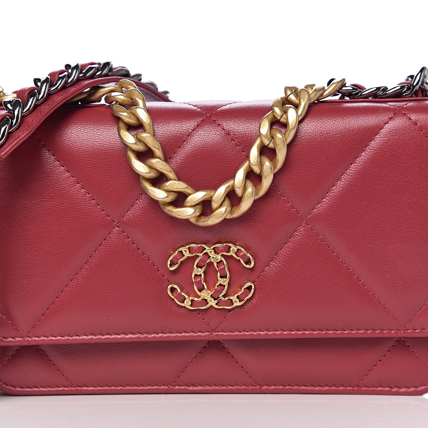 Chanel Shiny Goatskin Quilted 19 Wallet On Chain WOC Rouge 10 of 11