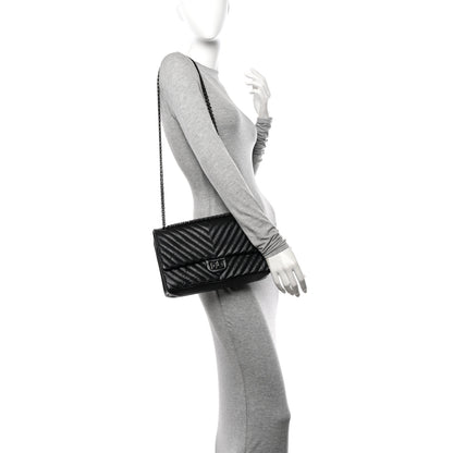 Chanel Aged Calfskin Chevron Quilted 2.55 Reissue 226 So Black 3 of 10