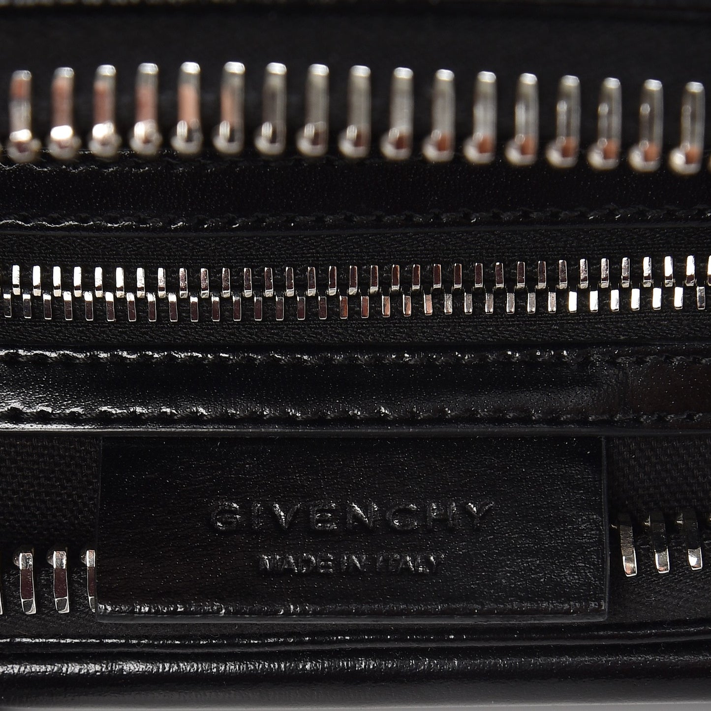 Shiny Lord Calfskin Small Antigona Black