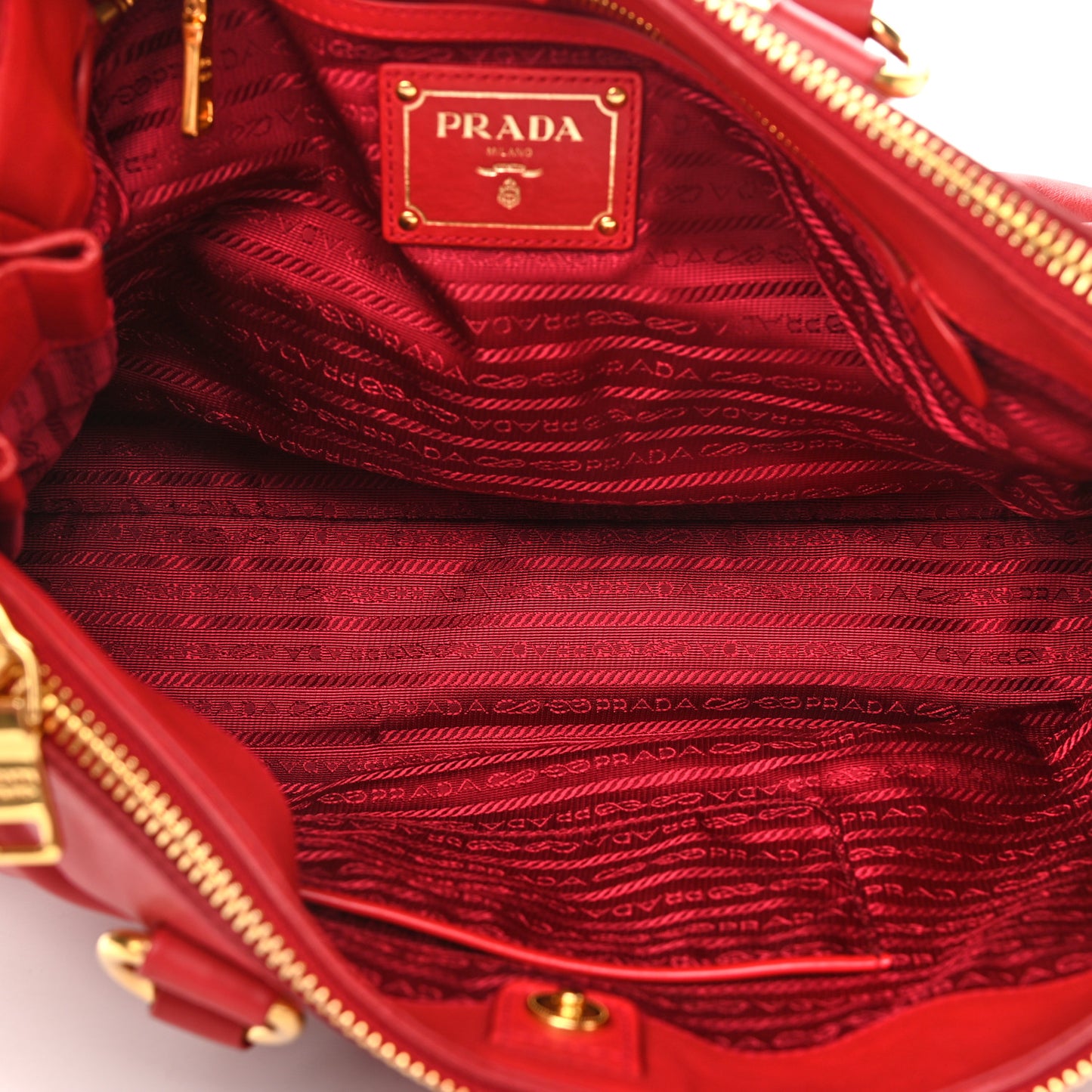 City Calf Large Galleria Double Zip Tote Lacca