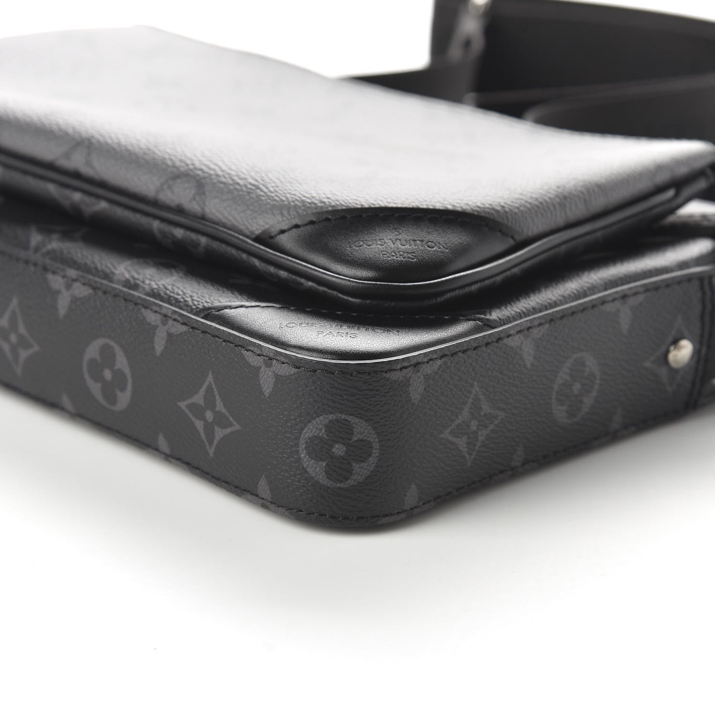 Reverse Monogram Eclipse Trio Messenger