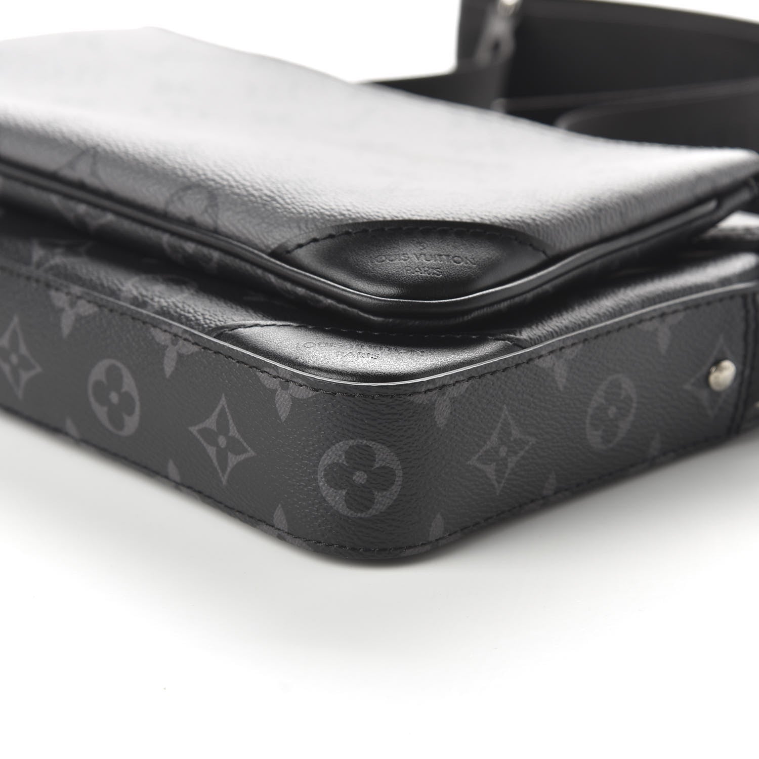 Louis Vuitton Reverse Monogram Eclipse Trio Messenger 9 of 12