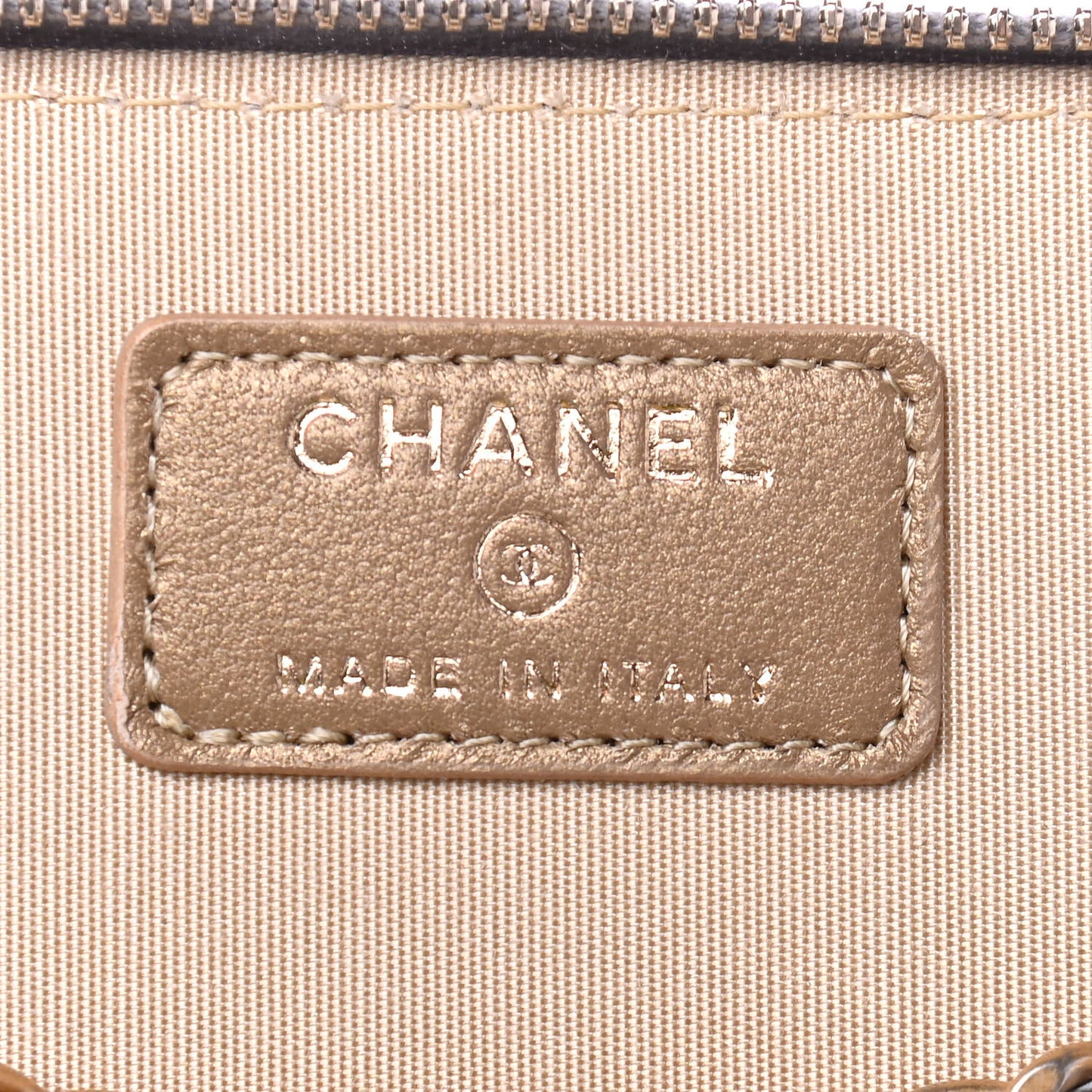 Lambskin Quilted Small Pearl Crush Vanity Case With Chain Grey