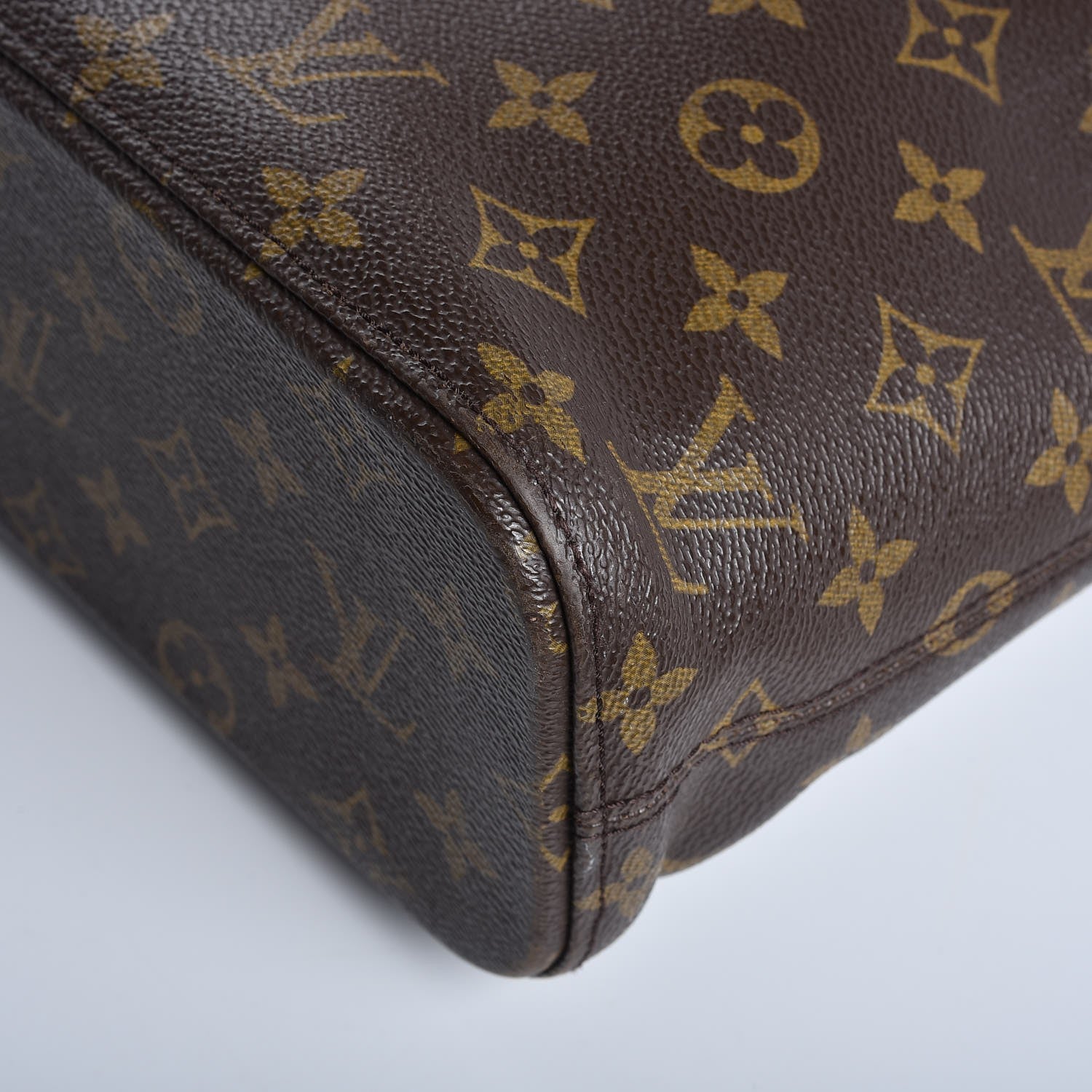 Louis Vuitton Monogram Luco 16 of 16
