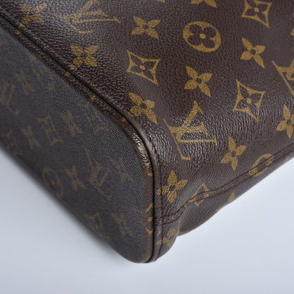 Louis Vuitton Monogram Luco 16 of 16