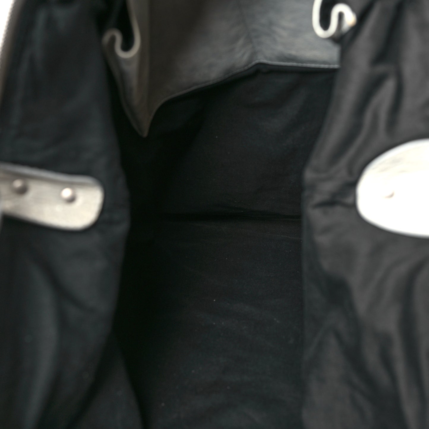 Agneau Classic Hardware Large Square Tote Gris Ciment