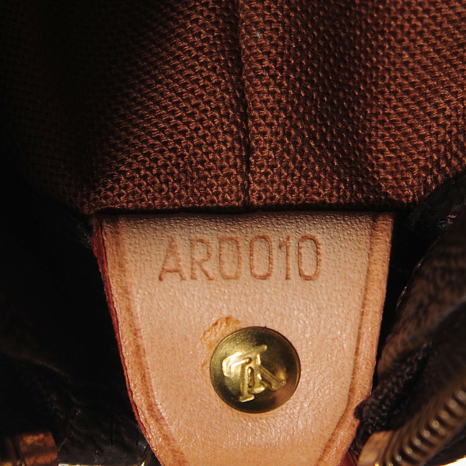 Louis Vuitton Monogram Cabas Mezzo 7 of 7