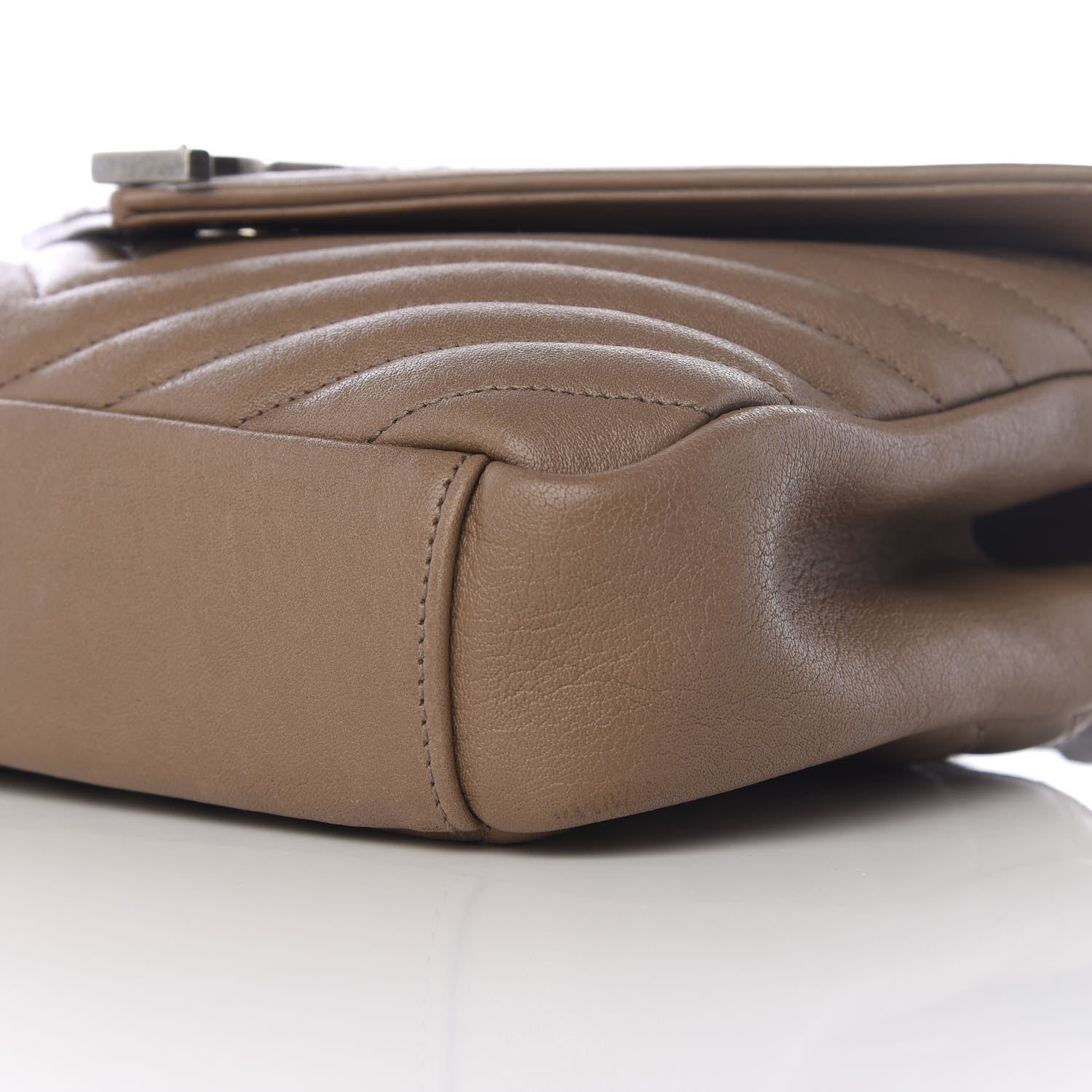 Saint Laurent Sheepskin Matelasse Chevron Monogram Medium College Bag Fard 6 of 9