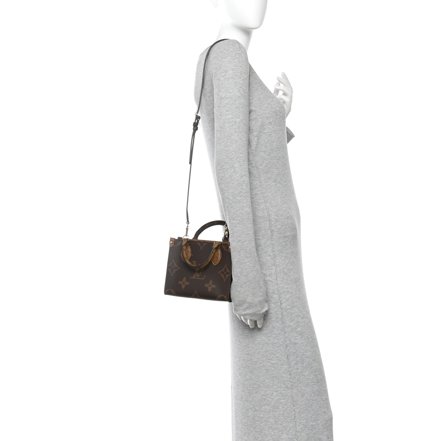 Louis Vuitton Reverse Monogram Giant Onthego BB 2 of 9