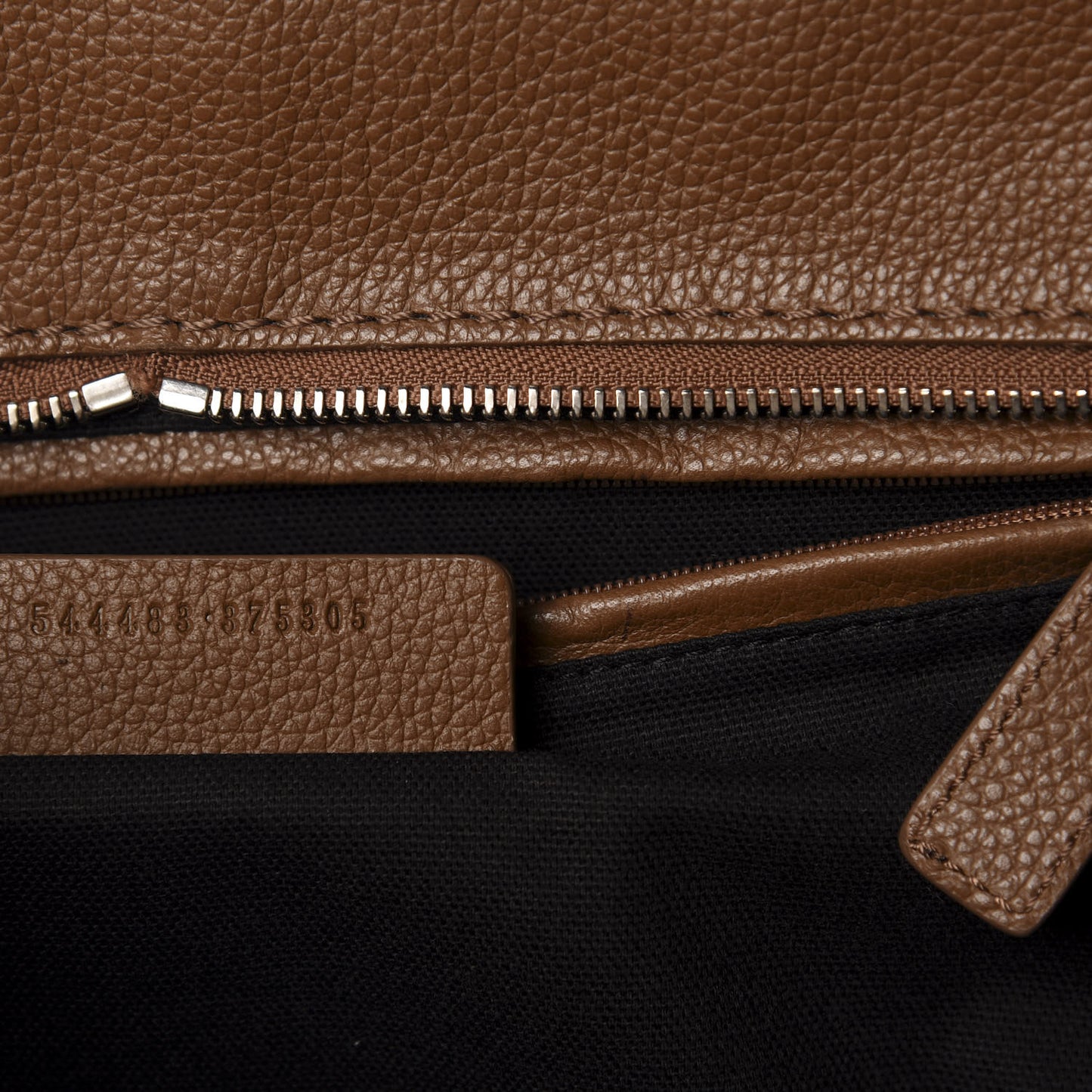 Pebbled Calfskin Large Skull Padlock Zip Around Tote Cuoio