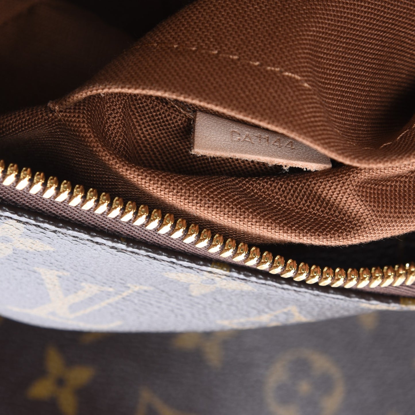 Monogram Sully MM