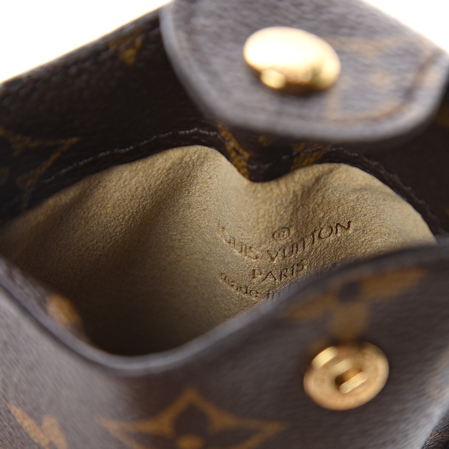 Louis Vuitton Monogram Sunglasses Case MM 4 of 4