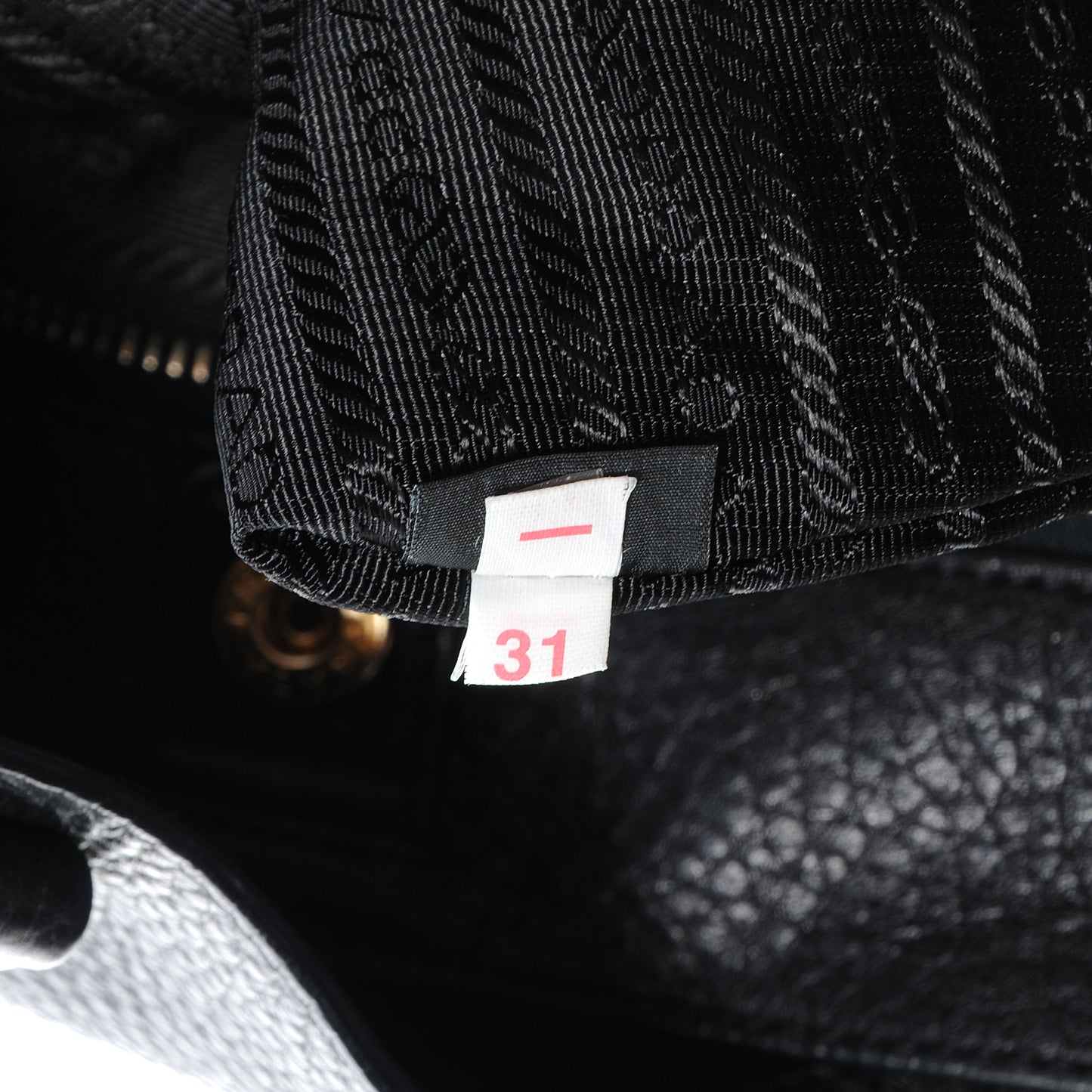 Vitello Daino Tote Black