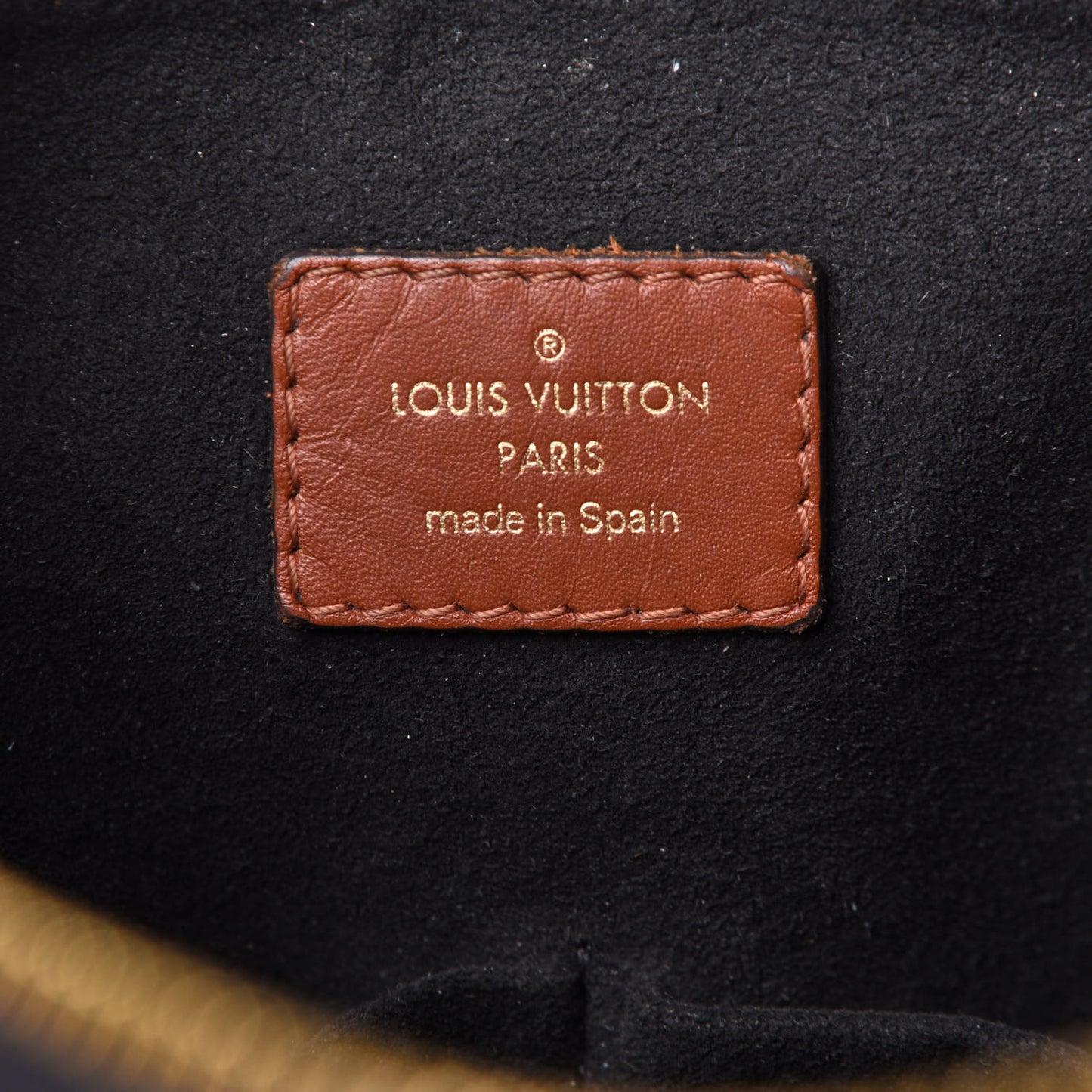 Monogram V Tote MM Black
