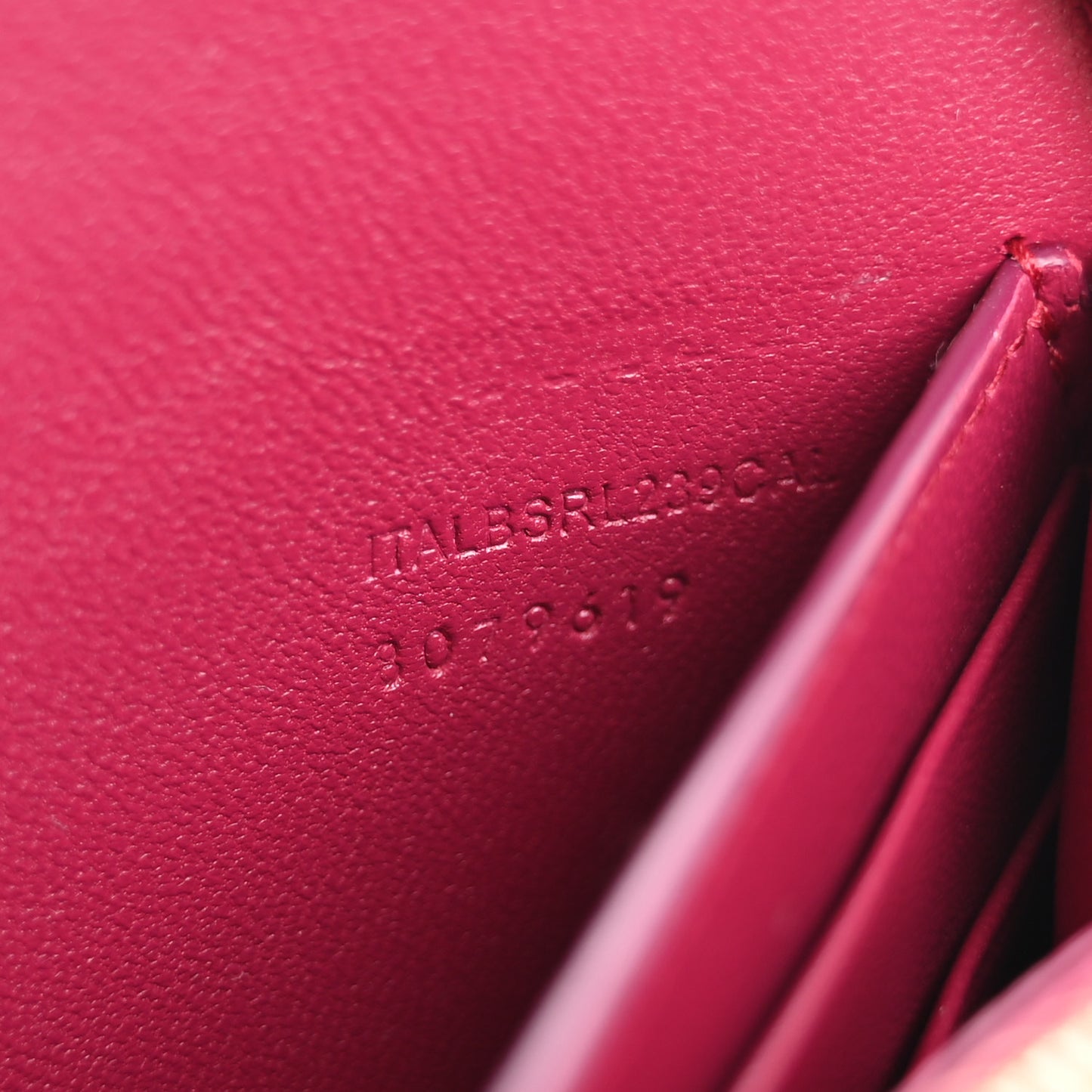 Calfskin Shield Zip Pouch Wallet Ripple