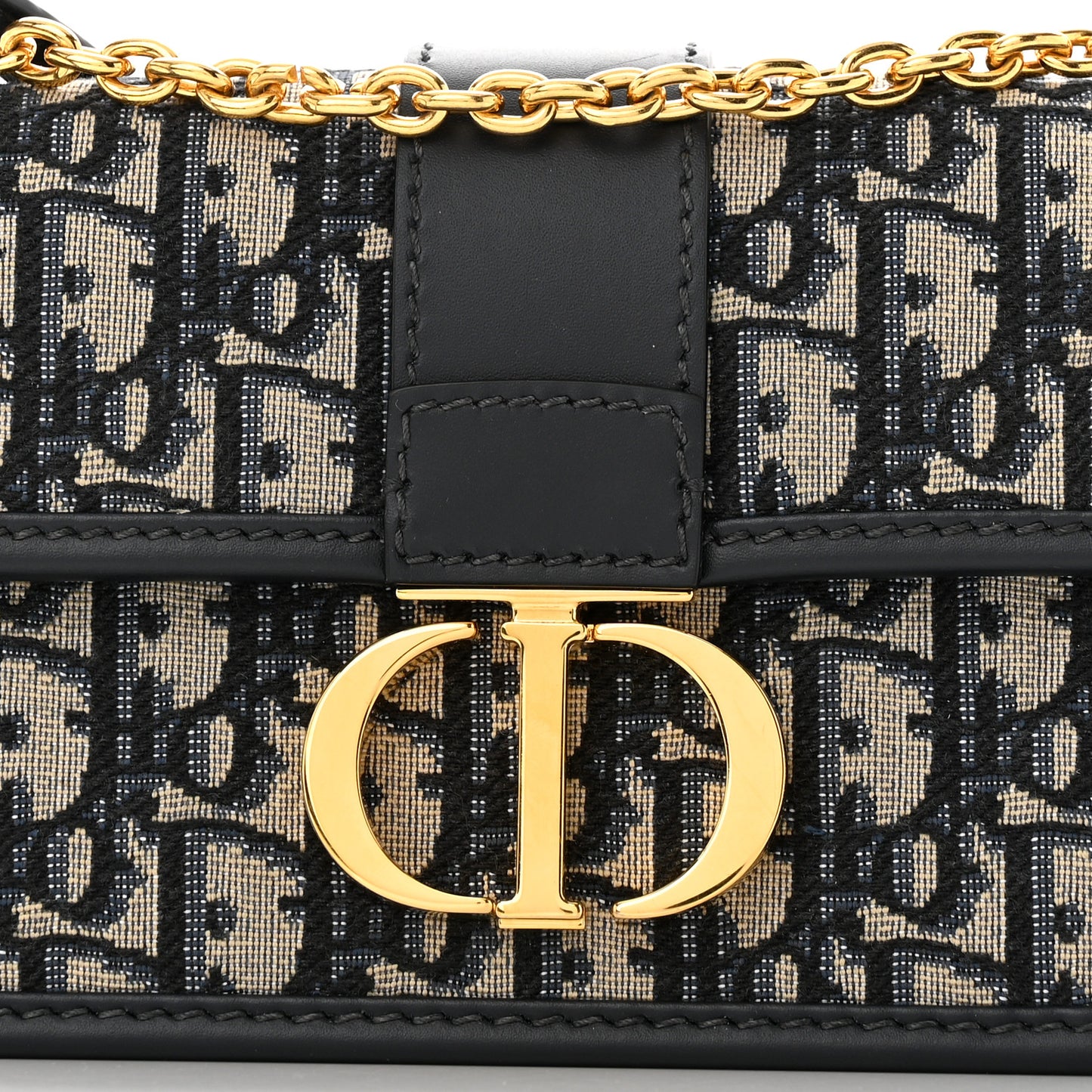 Oblique 30 Montaigne East West Chain Flap Bag Blue