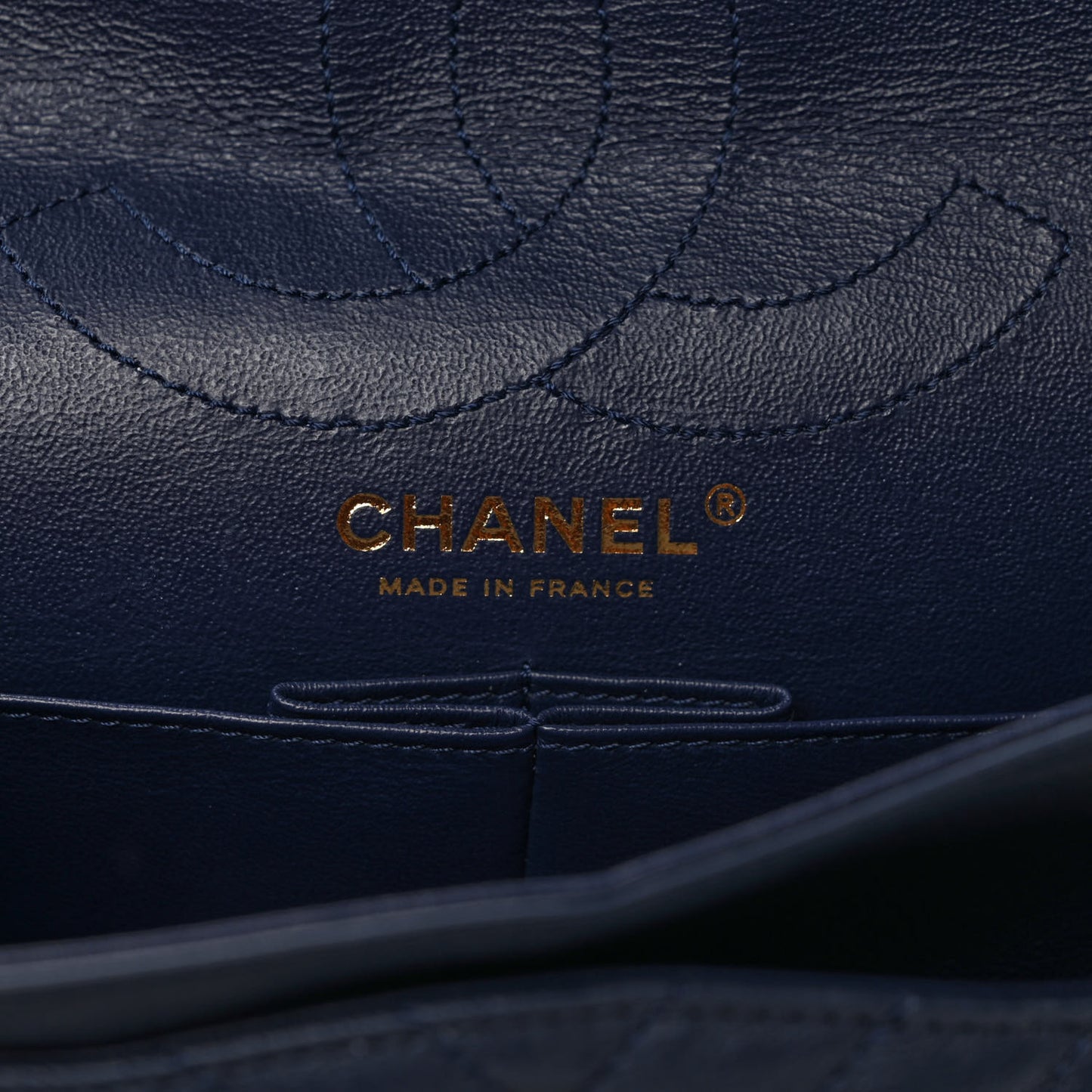 Crumpled Calfskin Chevron Quilted 2.55 Reissue 226 Navy Blue