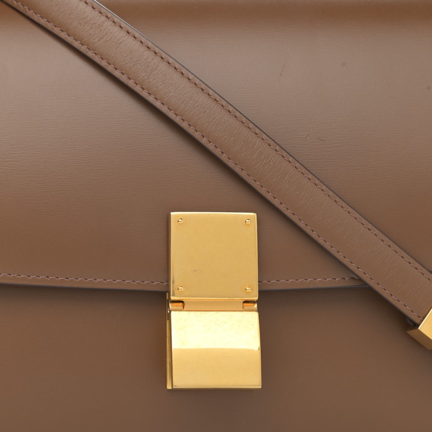 Box Calfskin Medium Classic Box Flap Bag Camel