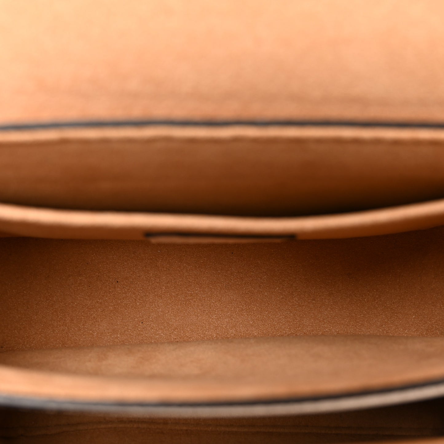 Grained Calfskin Lockme Tender Quartz
