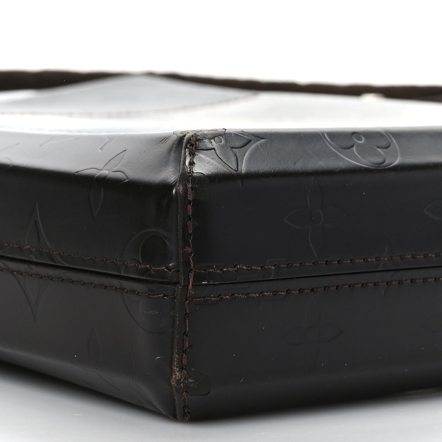 Monogram Glace Bobby Brown