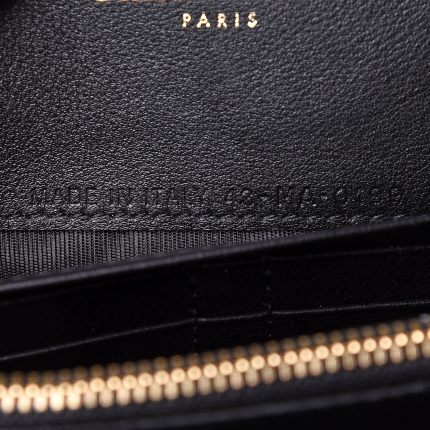 Patent 30 Montaigne Pouch Black