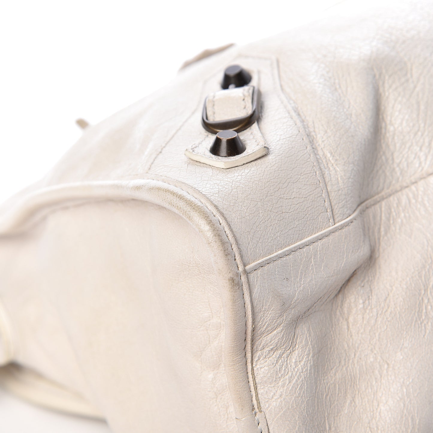 Chevre Classic Hardware City White