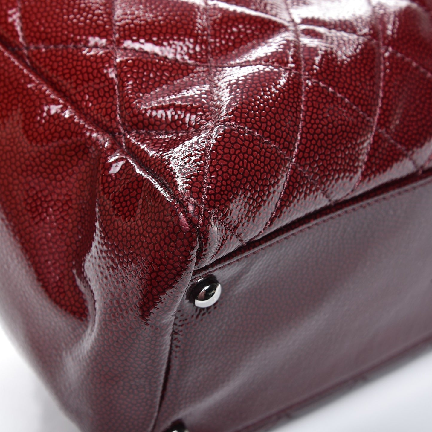 Patent Caviar Diamond Quilted Shine Small Reissue Tote Red