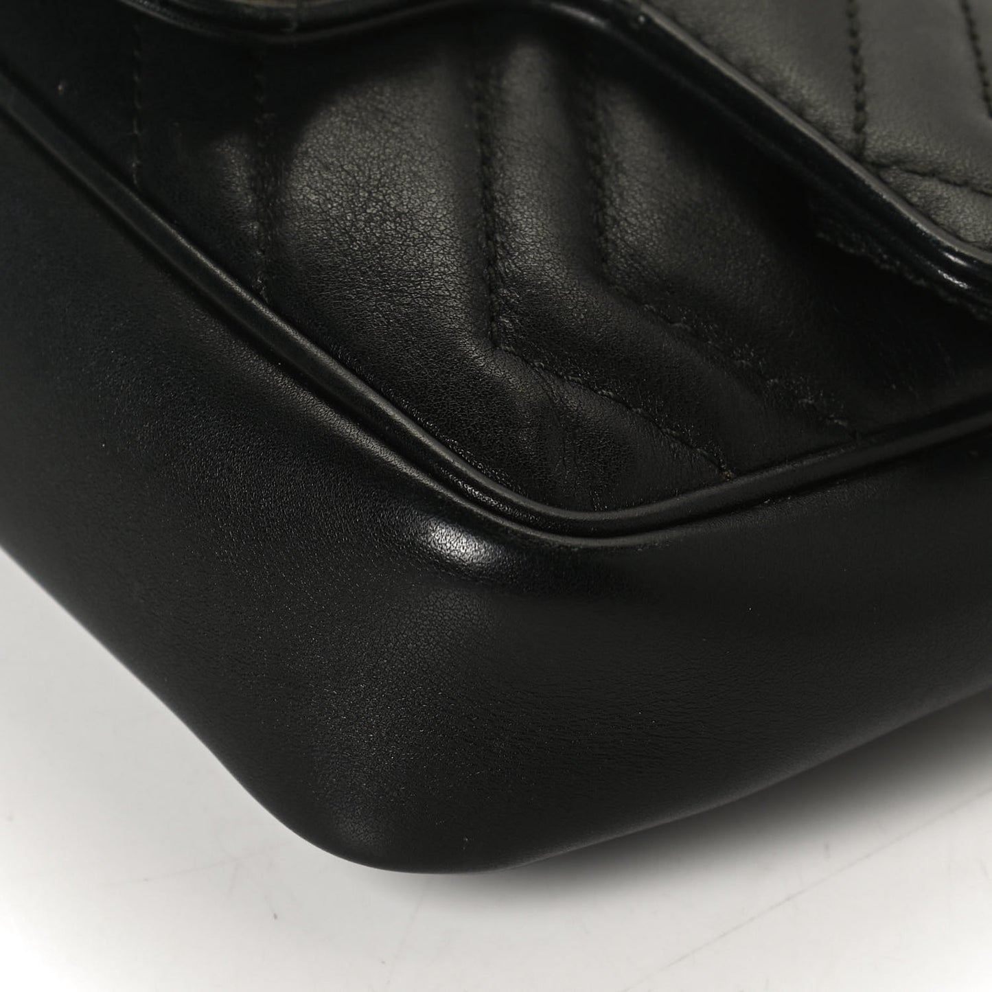 Calfskin Matelasse Super Mini GG Marmont Shoulder Bag Black