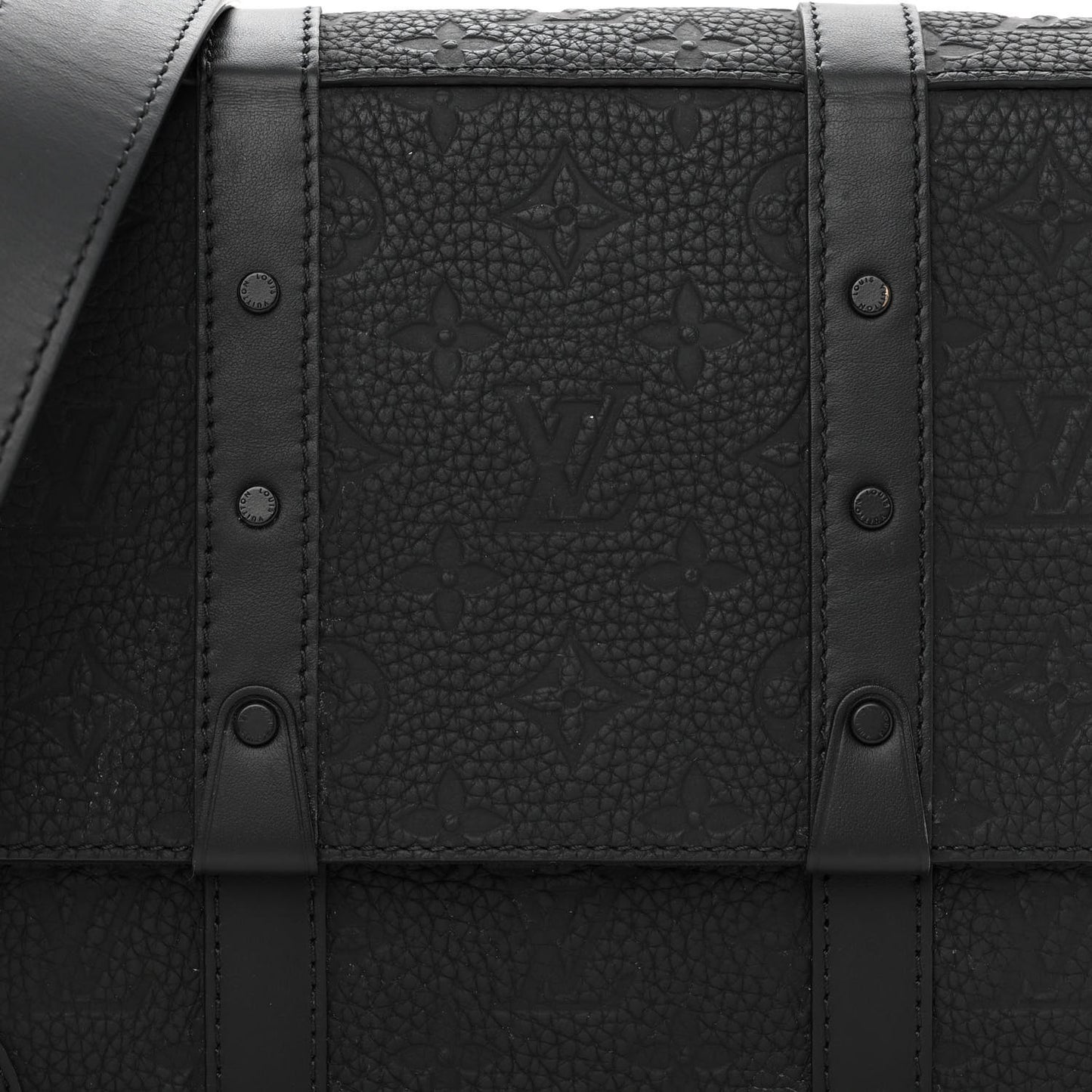 Taurillon Monogram Trunk Messenger Black