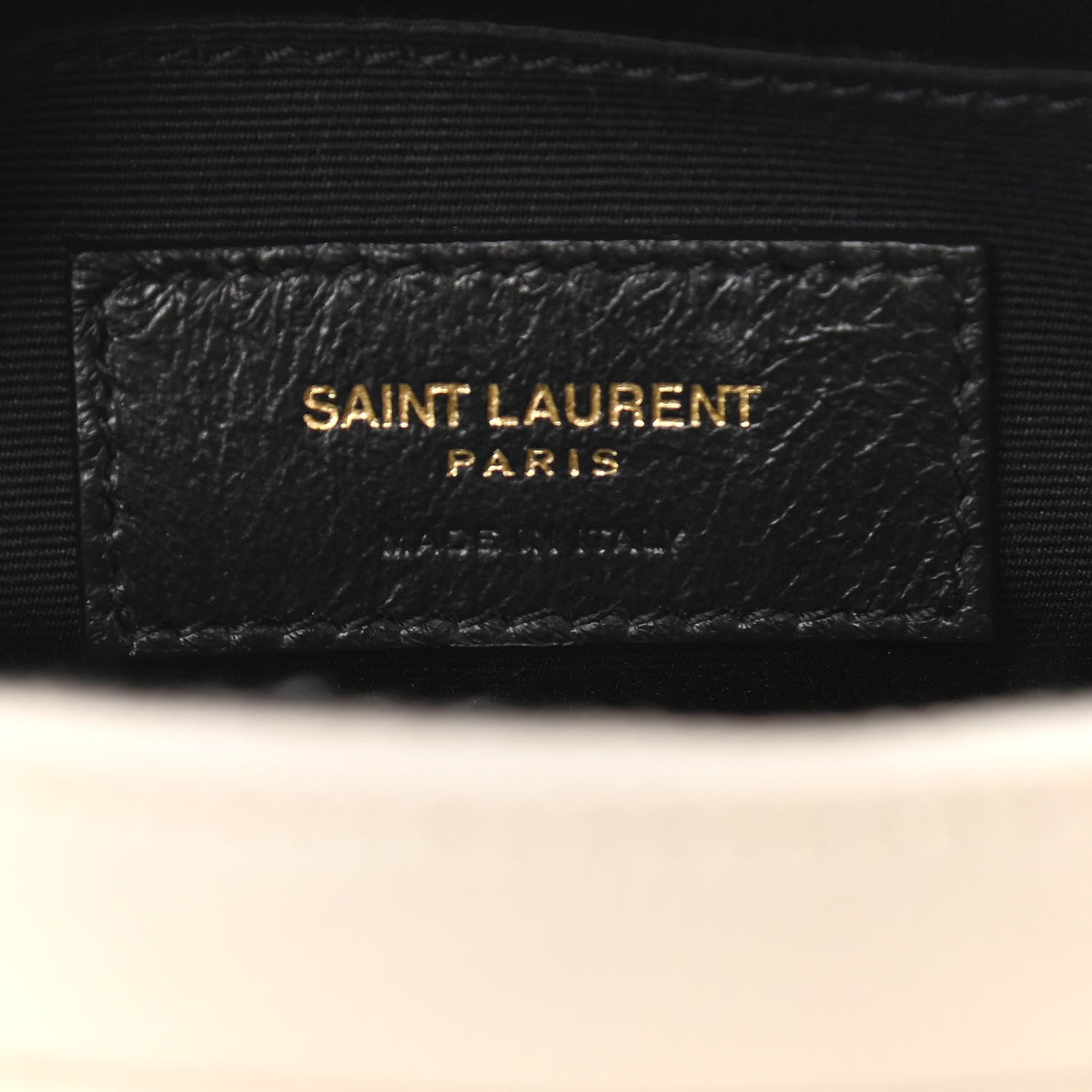Saint Laurent Grain De Poudre Matelasse Chevron Quilted Round Vinyle Camera Bag Blanc Vintage 6 of 10
