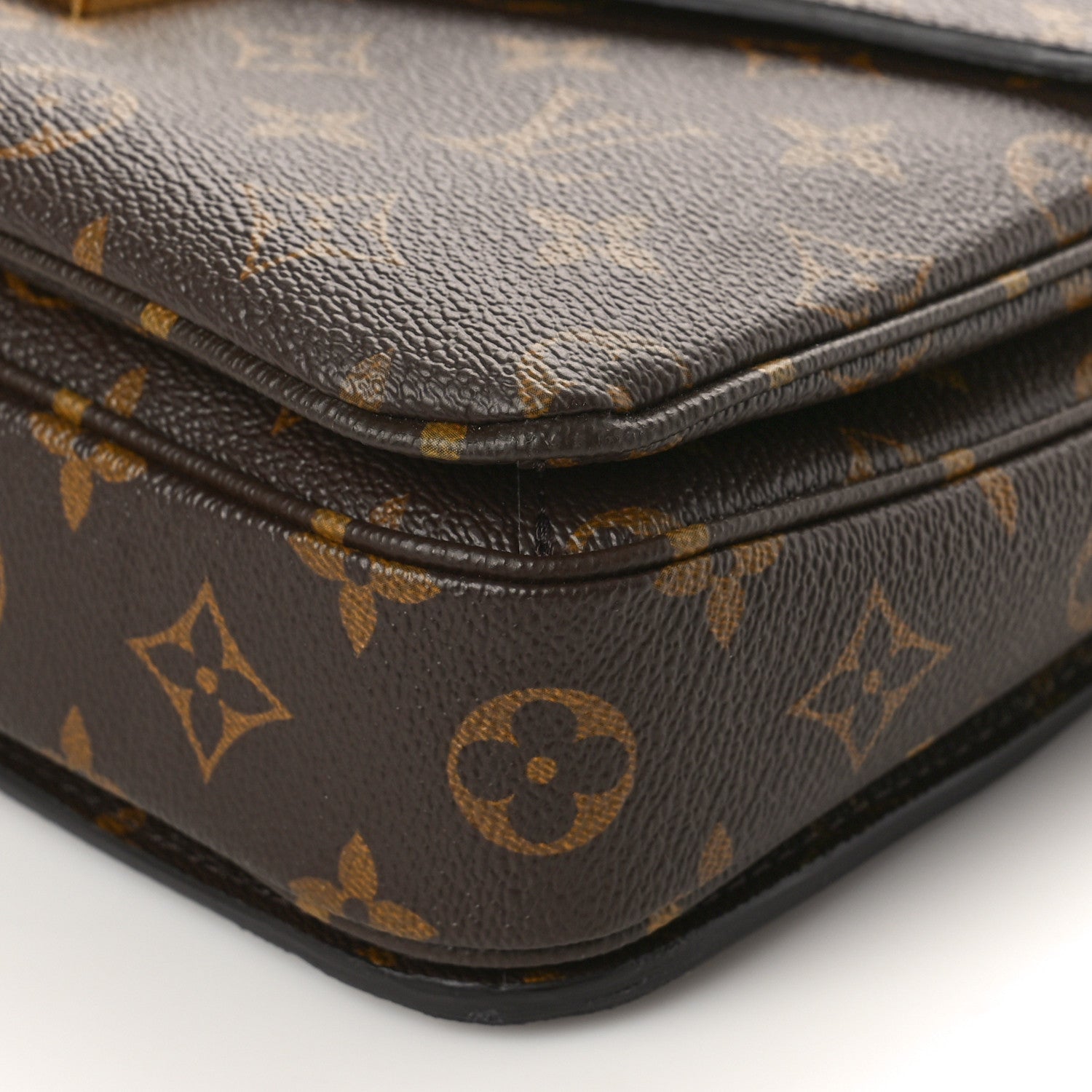 Louis Vuitton Monogram Pochette Metis 8 of 9