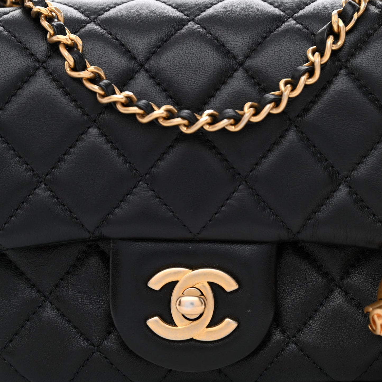 Lambskin Quilted Mini Pearl Crush Flap Black