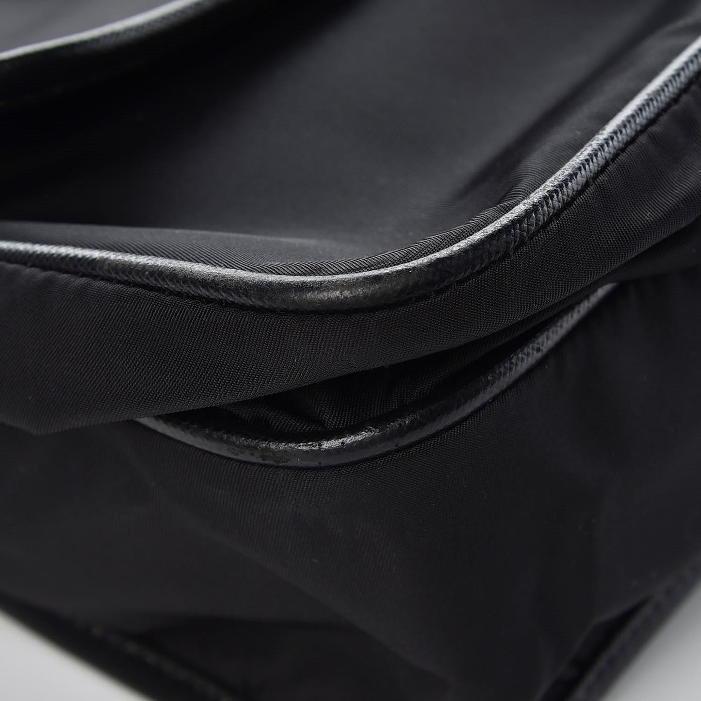 Tessuto Nylon Saffiano Messenger Satchel Black