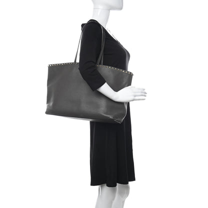 Valentino Garavani Grained Calfskin Rockstud Shoulder Tote Graphite 2 of 21