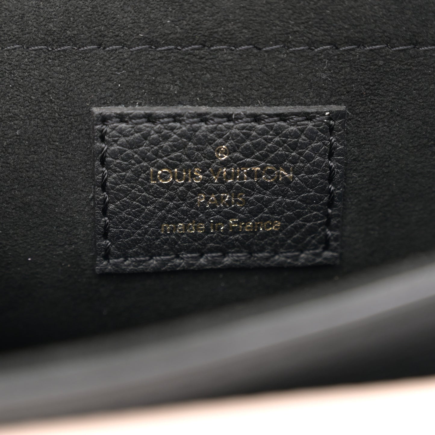 Grained Calfskin Lockme Tender Black