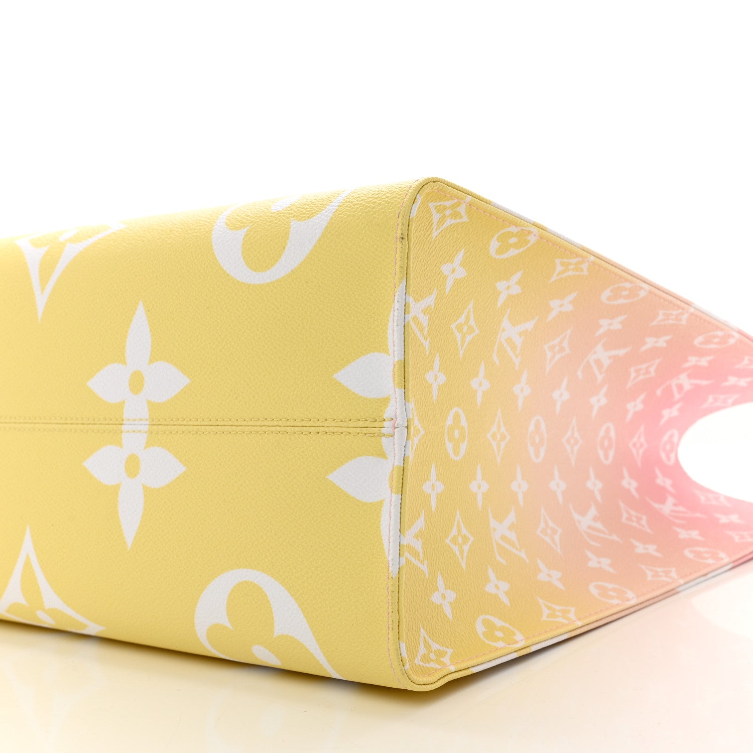 Louis Vuitton Monogram Giant By The Pool OnTheGo GM Light Pink 9 of 11