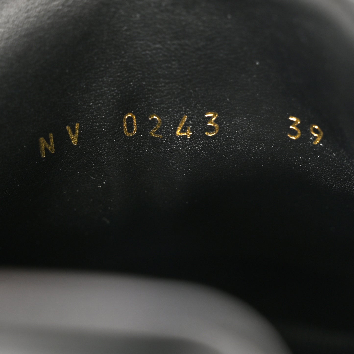 Calfskin Time Out Sneakers 39 Black
