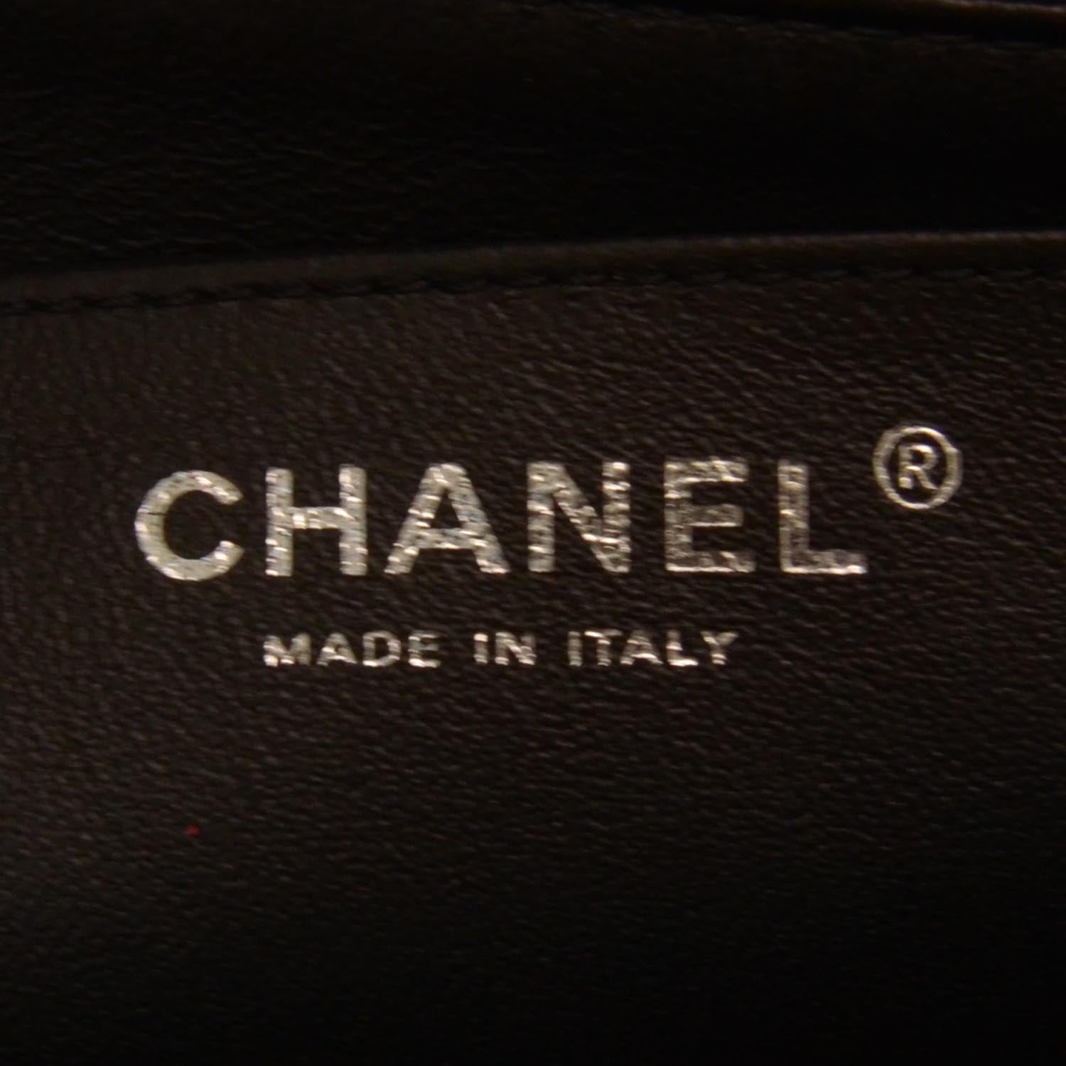 Chanel Lambskin Chevron Maxi Flap Black 5 of 8