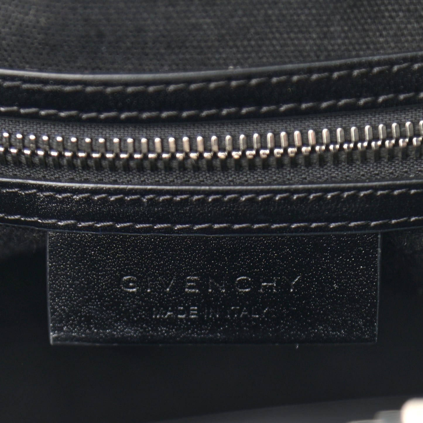 Shiny Lord Calfskin Small Antigona Black