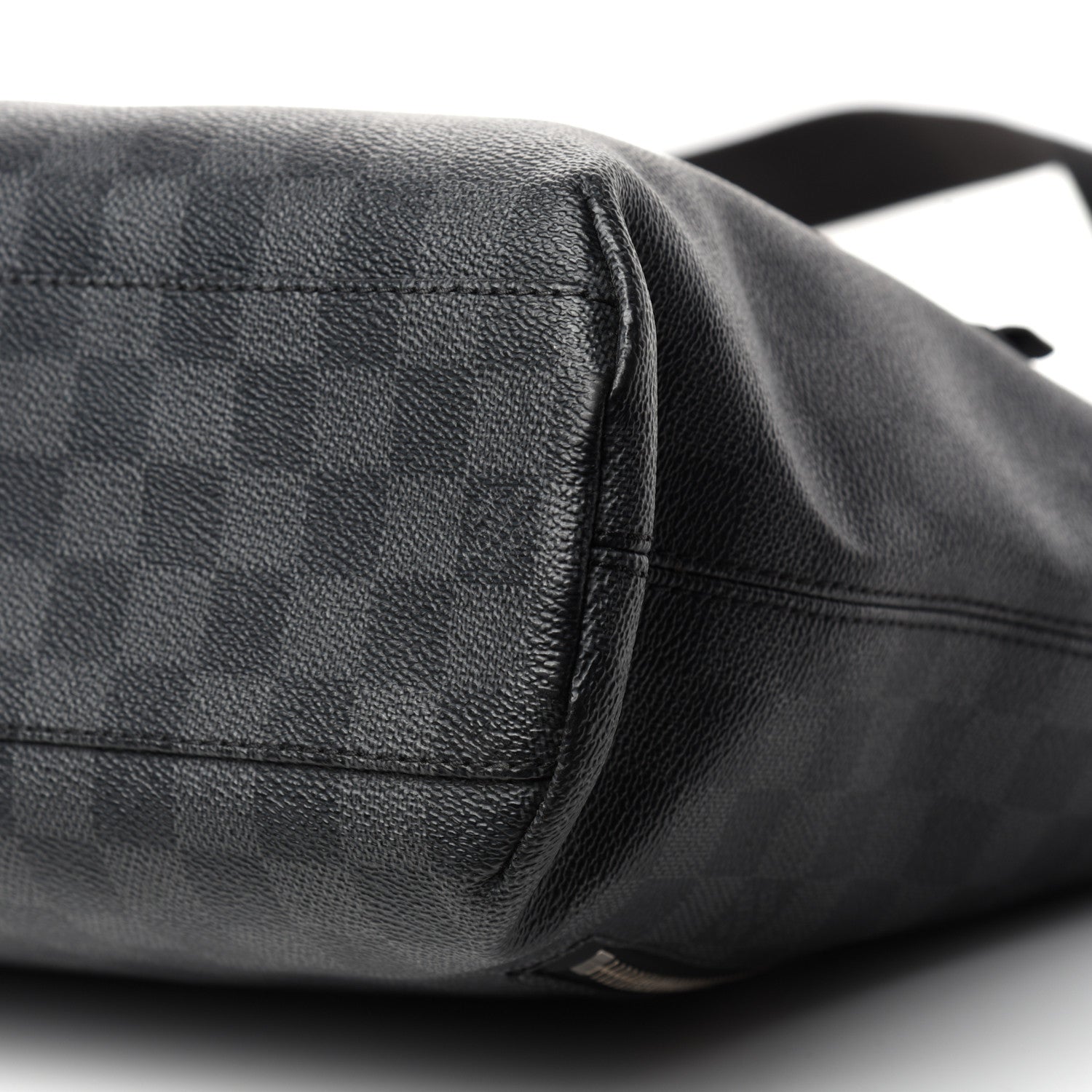 Louis Vuitton Damier Graphite Mick MM 7 of 8