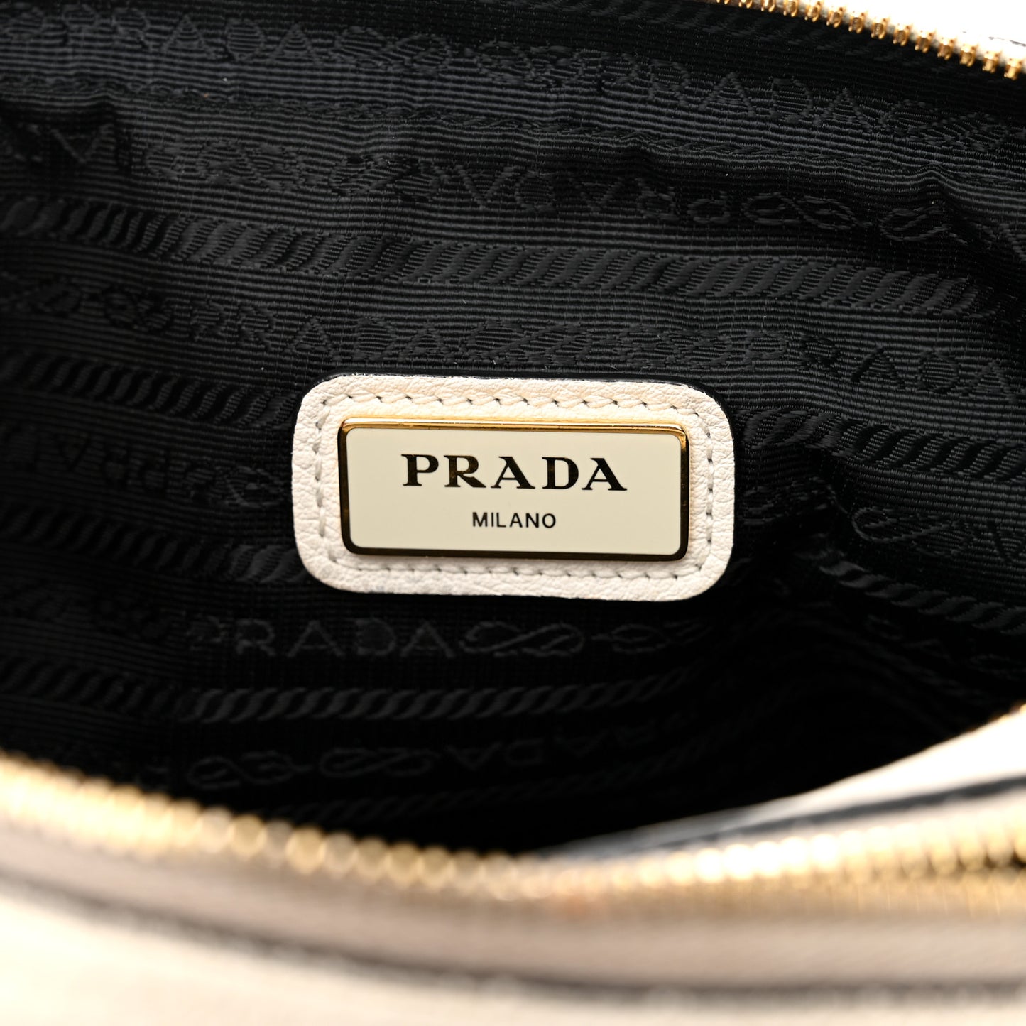 Vitello Daino Medium Double Zip Shoulder Bag White