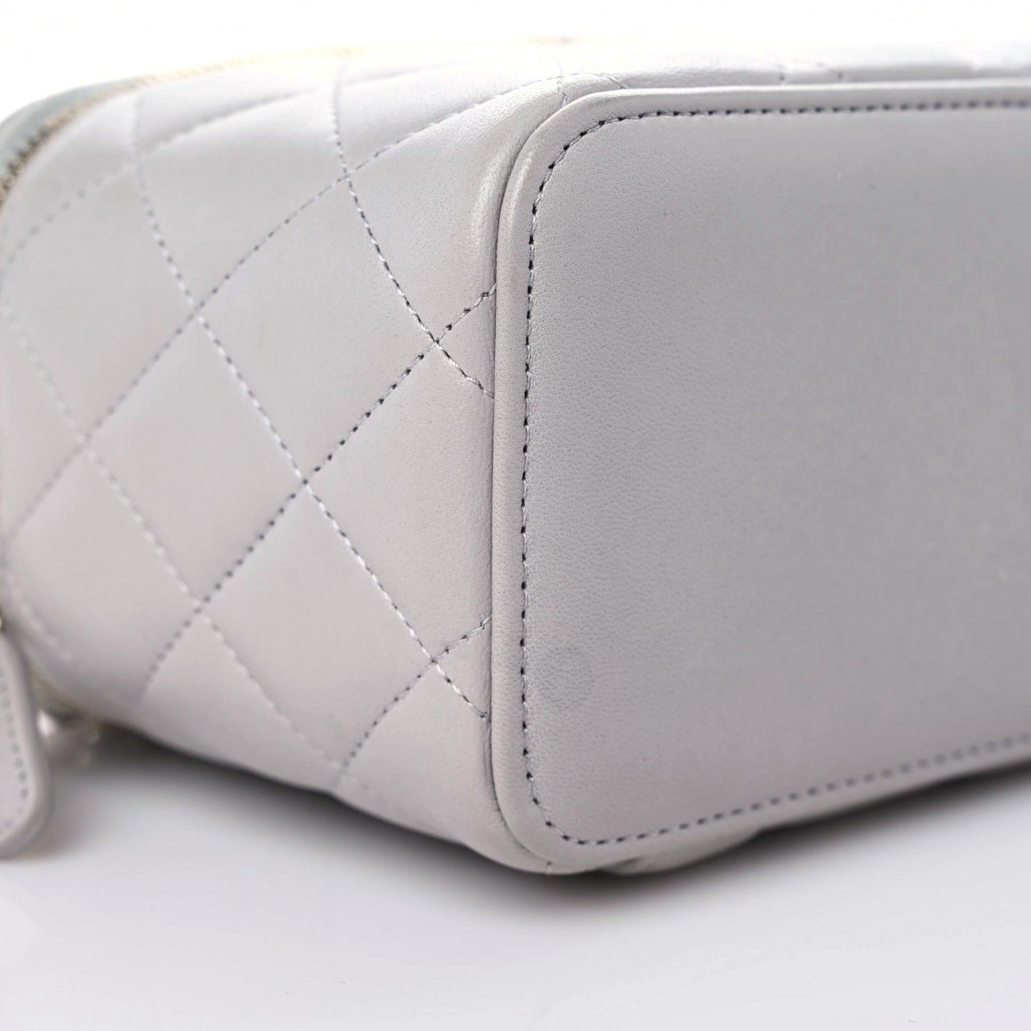 Lambskin Quilted Small Top Handle Vanity Case With Chain Light Grey