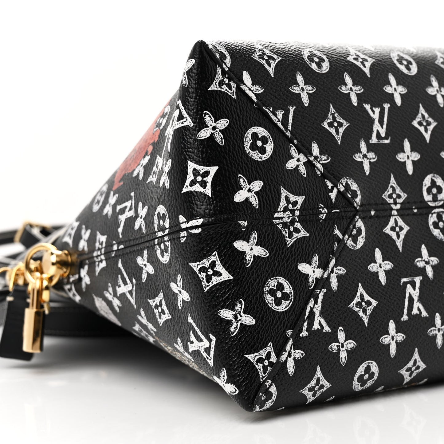 Calfskin Catogram Alma Souple MM Black