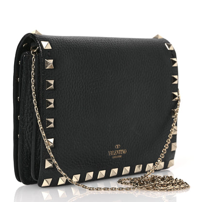 Valentino Garavani Pebbled Calfskin Rockstud Wallet On Chain Black 2 of 20