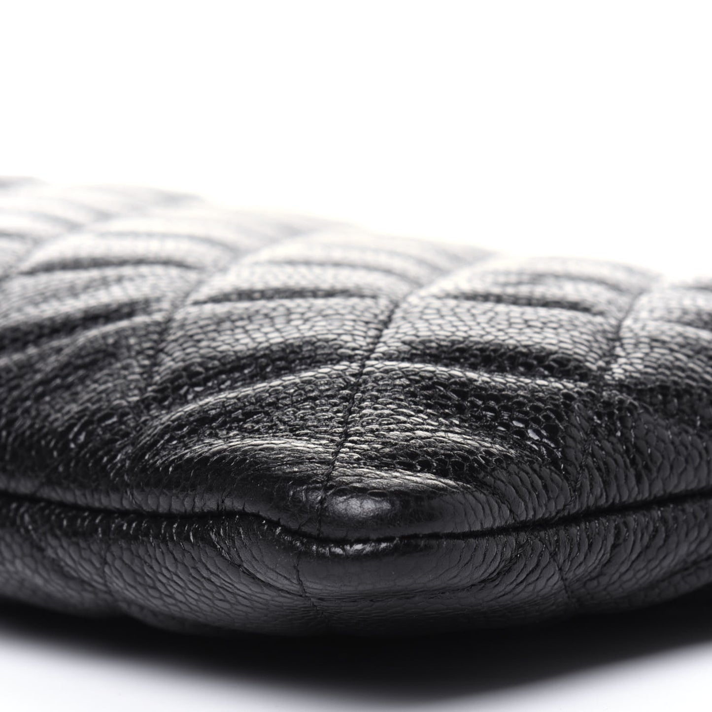 Caviar Quilted Medium Cosmetic Case So Black