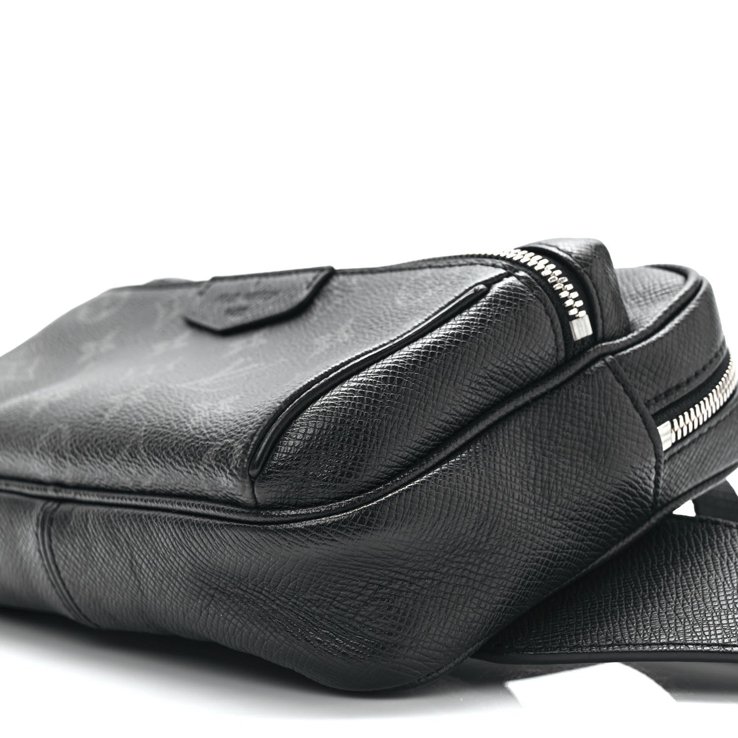 Louis Vuitton Taiga Monogram Outdoor Bumbag Black 8 of 8