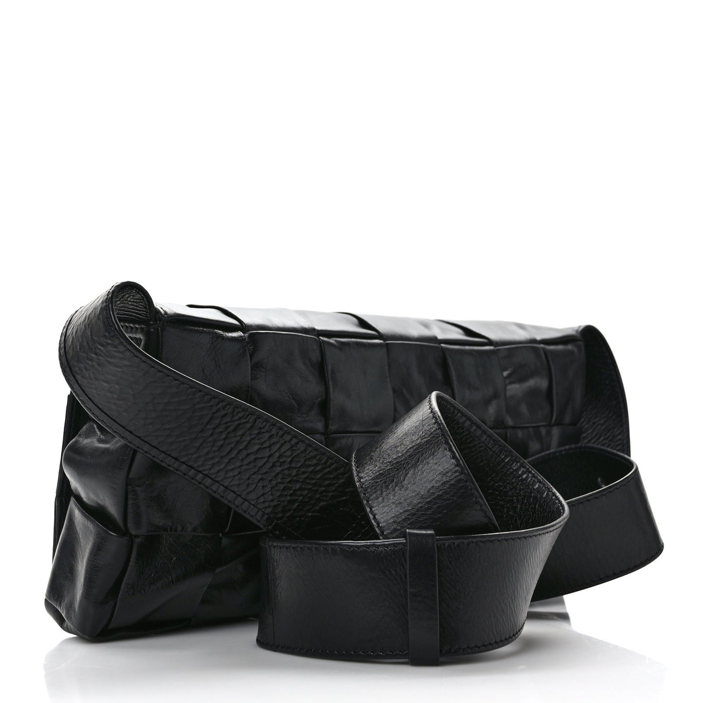 Paper Calfskin Intrecciato Stretch Cassette Black