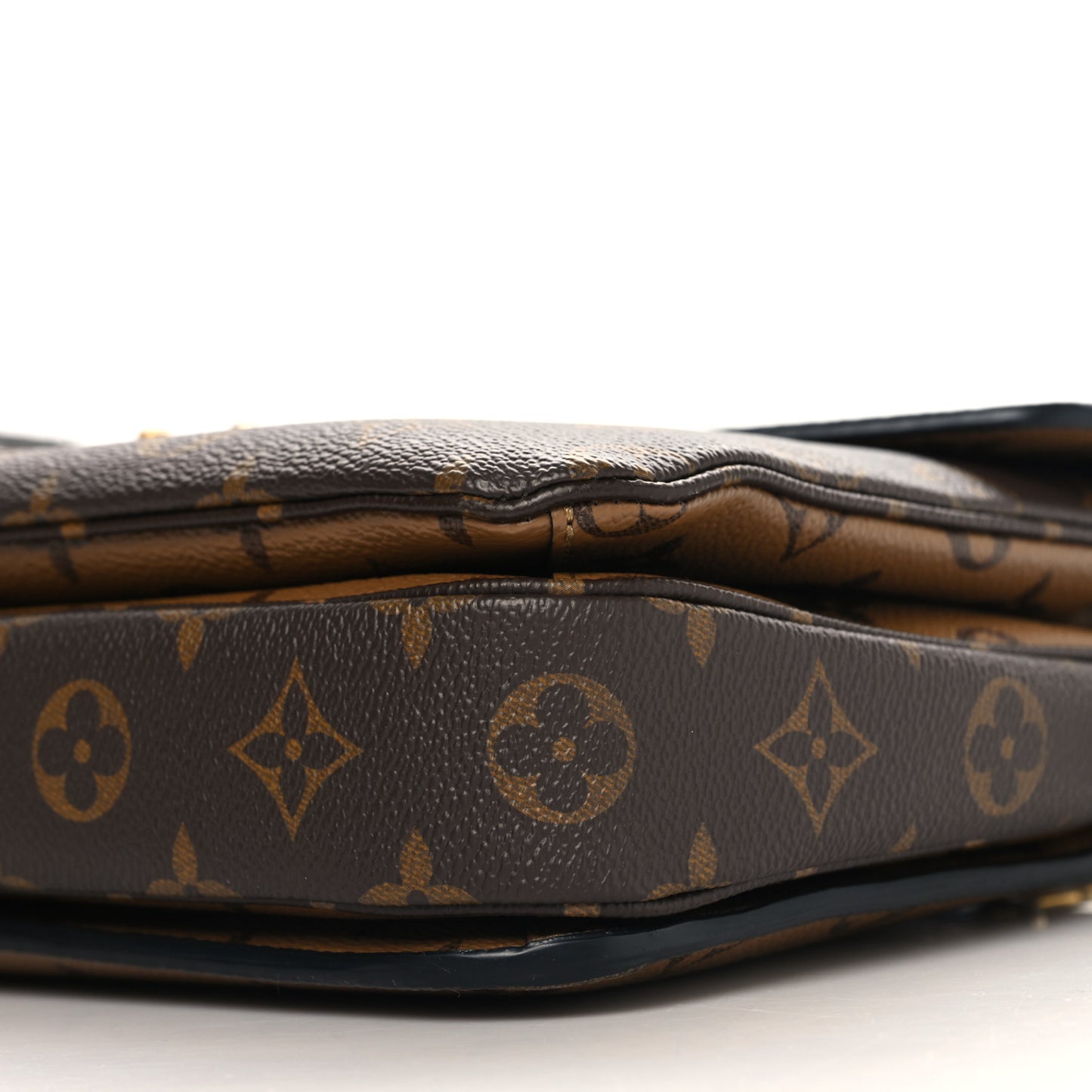Reverse Monogram Pochette Metis
