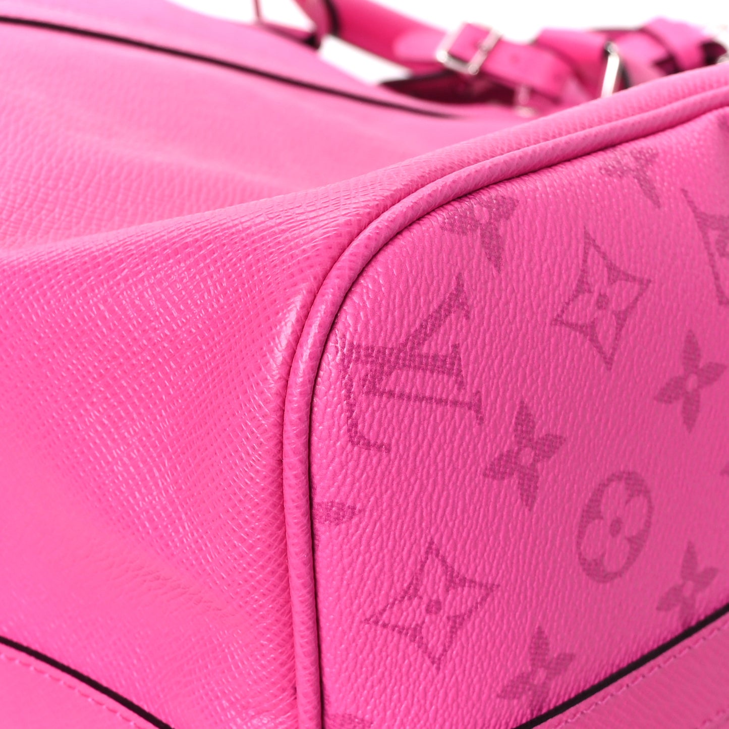 LOUIS VUITTON Taigarama Keepall Bandouliere 50 Fuchsia
